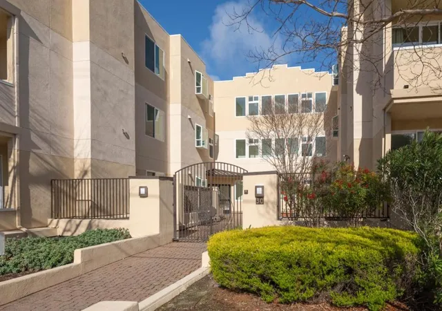1st image of 30 Lorton Ave #302, Burlingame, CA 94010 | MLS# ML82041385