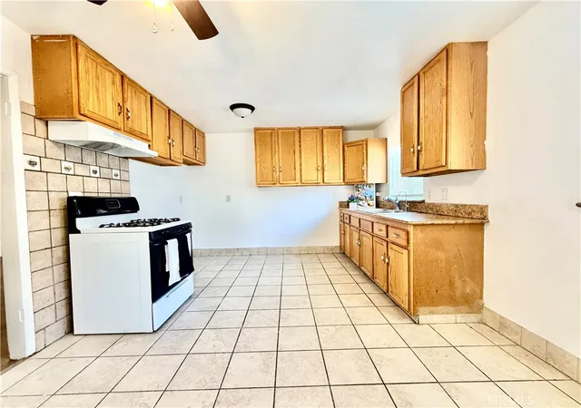 5th image of 431 E Rosslynn, Fullerton, CA 92832 | MLS# SR26071404
