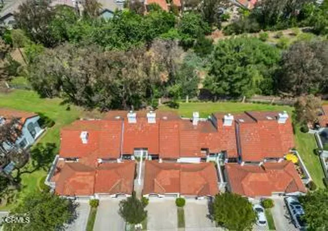 3rd image of 1425 Calle Lozano, Camarillo, CA 93012 | MLS# V1-35561
