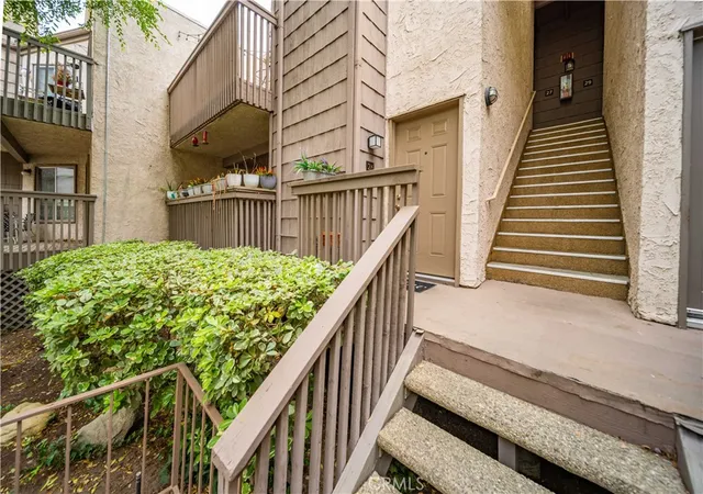 1st image of 18316 Hatteras #26, Tarzana, CA 91356 | MLS# SR26071443