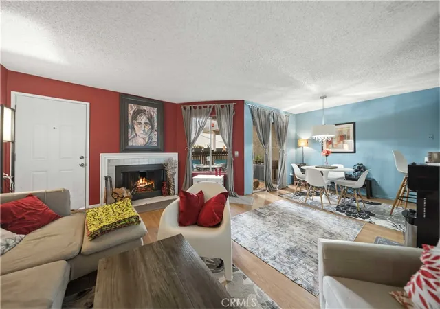 3rd image of 18316 Hatteras #26, Tarzana, CA 91356 | MLS# SR26071443