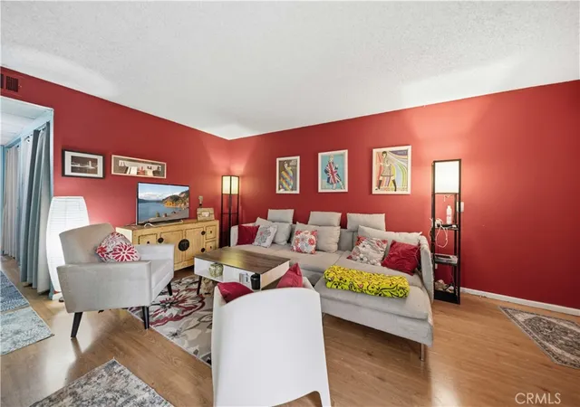 4th image of 18316 Hatteras #26, Tarzana, CA 91356 | MLS# SR26071443