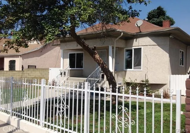 1st image of 1519 W 29th, Los Angeles, CA 90007 | MLS# CV26071486