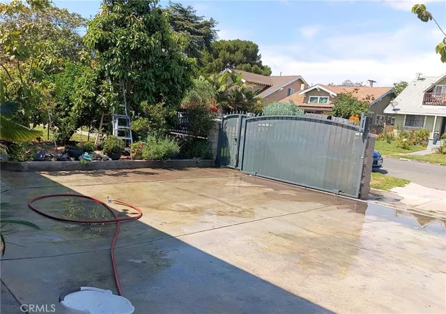 4th image of 1046 W 49Th, Los Angeles, CA 90037 | MLS# CV26071048