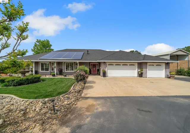 Photo 2 of Single family home for sale at 2767 Canoe St, Copperopolis, CA 95228 | MLS# 41129544 | Listing updated on 2026-10-07