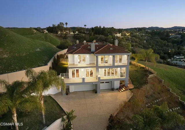 2nd image of 22442 Sueno Rd, Woodland Hills, CA 91364 | MLS# 226001517