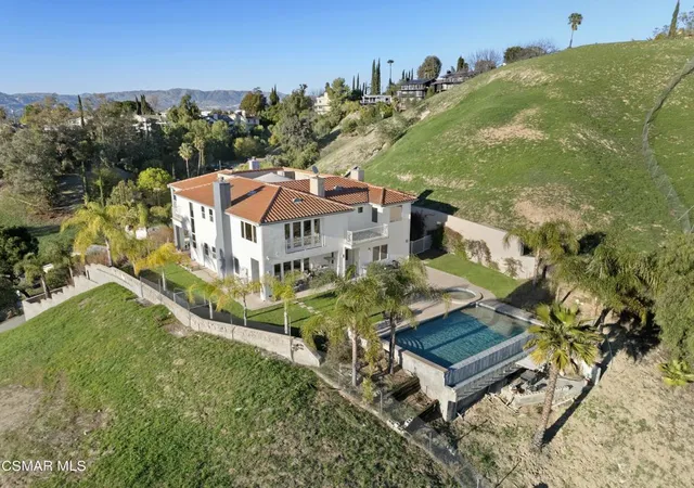 5th image of 22442 Sueno Rd, Woodland Hills, CA 91364 | MLS# 226001517