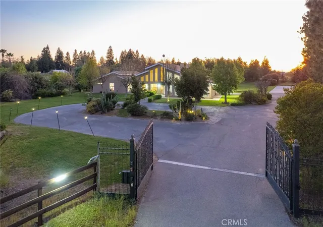 Photo 1 of Single family home for sale at 12235 Willow Ave, Clovis, CA 93619 | MLS# FR26068215 | Listing updated on 2026-10-03