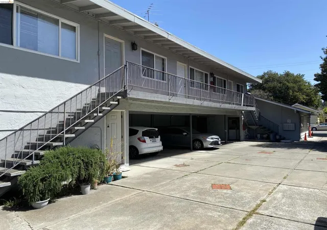 2nd image of 256 Pettis Ave, Mountain View, CA 94041 | MLS# 41129561