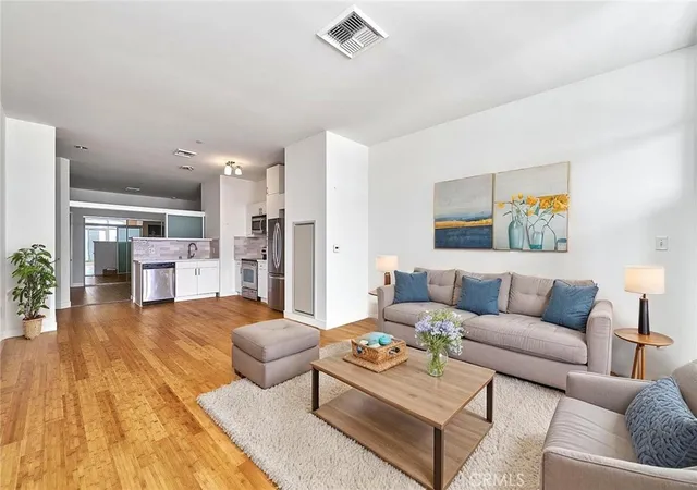 1st image of 3810 Wilshire #1904, Los Angeles, CA 90010 | MLS# PW26069513