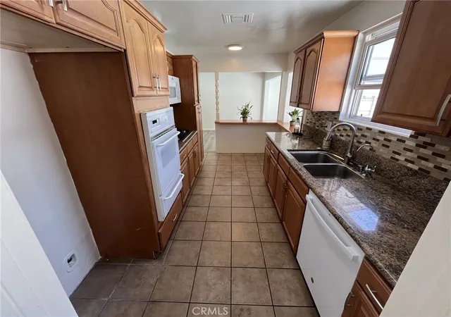 5th image of 16539 Plummer St, North Hills, CA 91343 | MLS# IV26070505