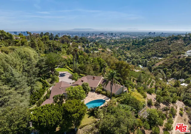 4th image of 1031 Bel Air Ct, Los Angeles, CA 90077 | MLS# 26673157