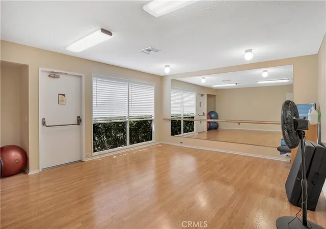 2nd image of 291 Sequoia Ct, Thousand Oaks, CA 91360