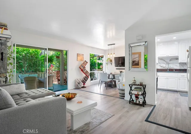 4th image of 291 Sequoia Ct #13, Thousand Oaks, CA 91360 | MLS# SR26069133