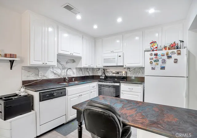 5th image of 291 Sequoia Ct #13, Thousand Oaks, CA 91360 | MLS# SR26069133
