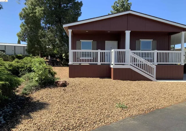 2nd image of 214 Maui Dr, Pittsburg, CA 94565 | MLS# 41129593