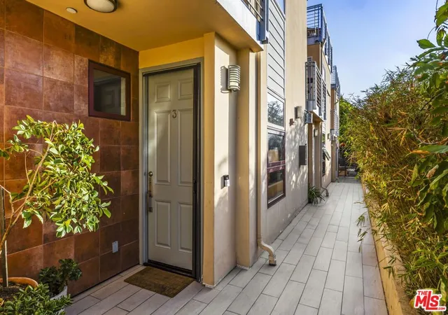 Homes for sale in Santa Monica, CA | 1253 18th Street, Santa Monica, CA 90404 | Houzeo