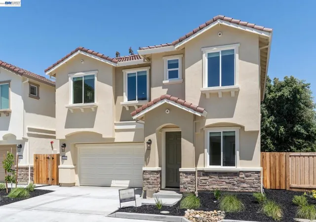 Homes for sale in Fairfield, CA | 122 Creek View Cir, Fairfield, CA 94533 | MLS# 41129599