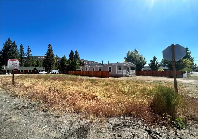 3rd image of 900 Greenway Dr, Big Bear City, CA 92314 | MLS# IG26072051