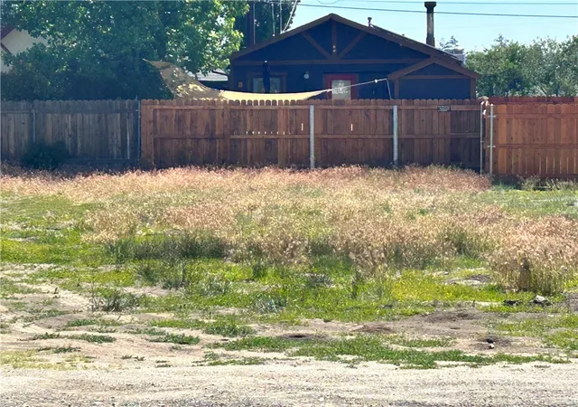 5th image of 900 Greenway Dr, Big Bear City, CA 92314 | MLS# IG26072051