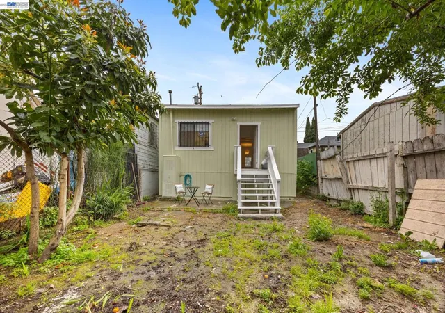 24th image of 1526 Munson Way, Oakland, CA 94606 | MLS# 41129612