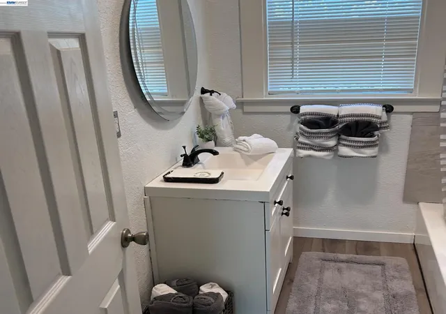 Photo 4 of Sale Pending at 408 W 10th Street, Antioch, CA 94509 | MLS# 41129621 | Listing updated on 2026-10-03