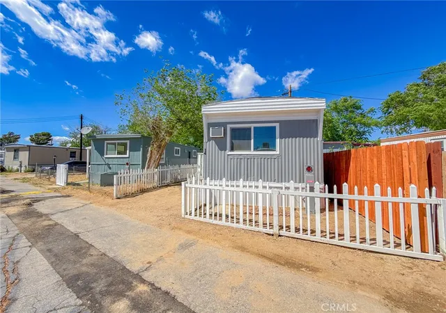 Photo 3 of Manufactured home for sale at 1258 W Rosamond Blvd #14, Rosamond, CA 93560 | MLS# SR26072186 | Listing updated on 2026-09-10