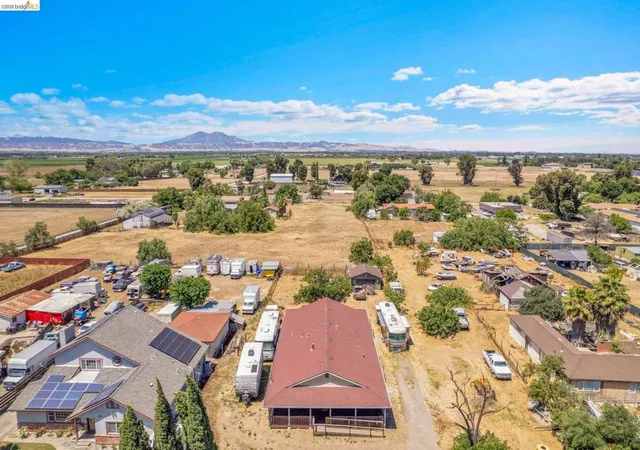Photo 3 of Single family home for sale at 1691 Eden Plains Rd, Brentwood, CA 94513 | MLS# 41129631 | Listing updated on 2026-10-07
