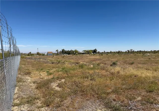 2nd image of 1080 Danbury, Pinon Hills, CA 92372 | MLS# DW26072216