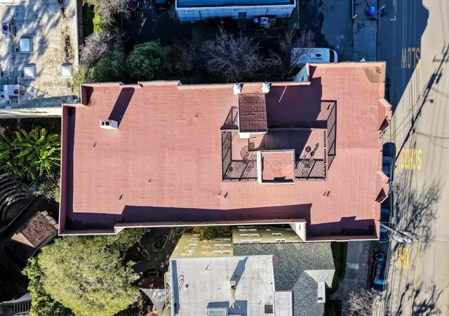 Listing Photo 4 - Condo for sale in building located at 22 Domingo Ave, Berkeley, CA 94705