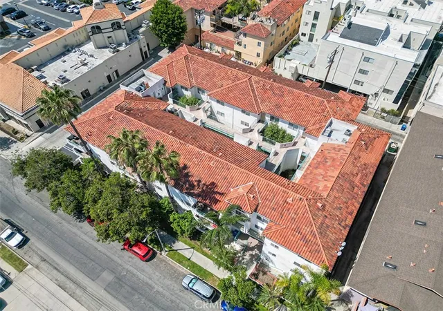 Homes for sale in Long Beach, CA | 1335 Newport Avenue, Long Beach, CA 90804 | Houzeo
