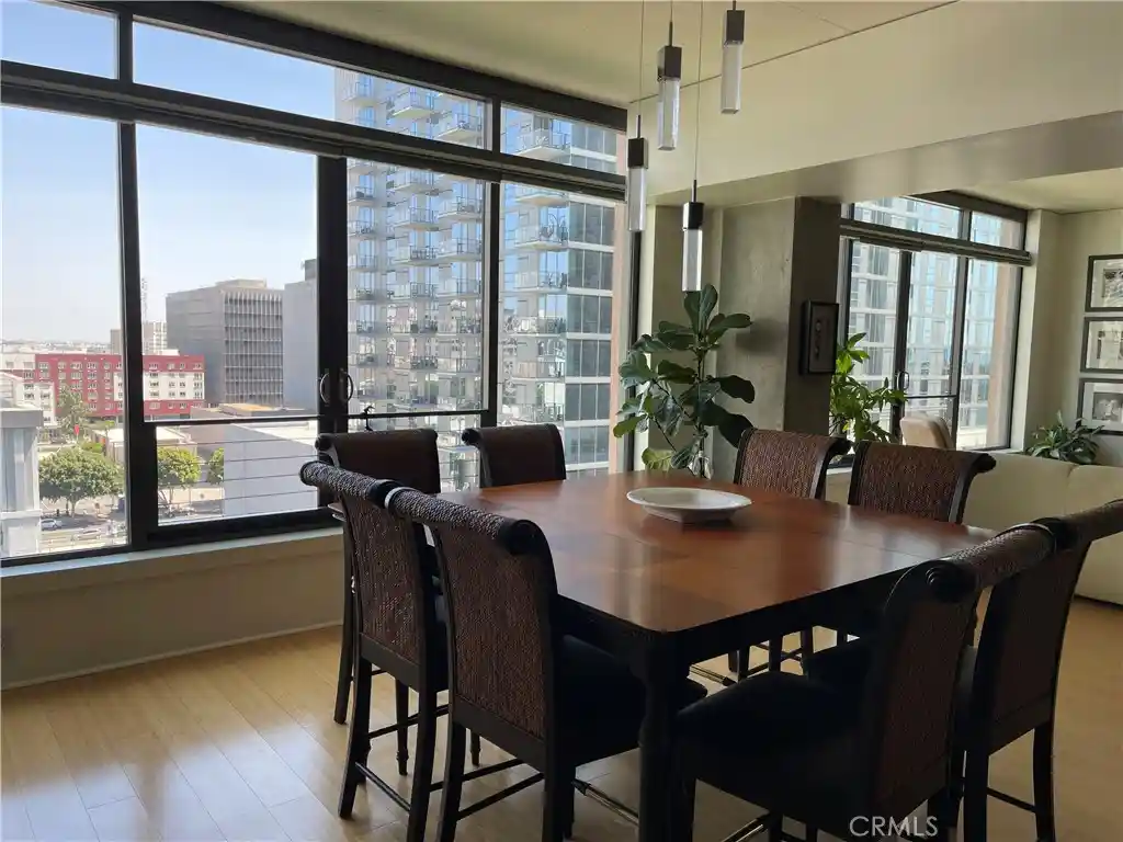 Listing Photo 1 - Condo for sale in 1111 S Grand located at 1111 S Grand, Los Angeles, CA 90015 - Unit #1015