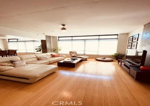 3rd image of 1111 S Grand #1015, Los Angeles, CA 90015 | MLS# TR26072382
