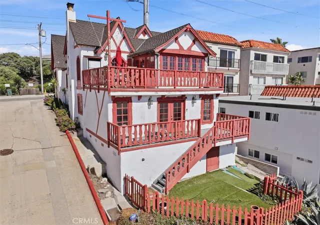 Photo 1 of Single family home for sale at 4308 Crest Dr, Manhattan Beach, CA 90266 | MLS# SB26072442 | Listing updated on 2026-09-19
