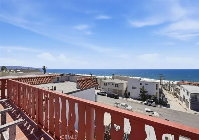 Photo 3 of Single family home for sale at 4308 Crest Dr, Manhattan Beach, CA 90266 | MLS# SB26072442 | Listing updated on 2026-09-19
