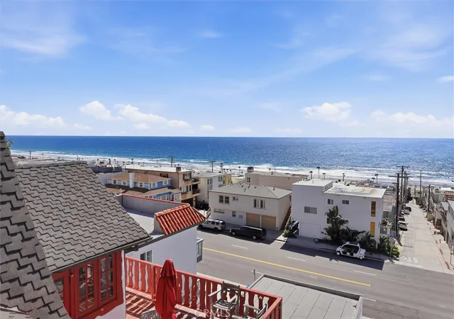 Photo 3 of Single family home for sale at 4308 Crest Dr, Manhattan Beach, CA 90266 | MLS# SB26072442 | Listing updated on 2026-09-19