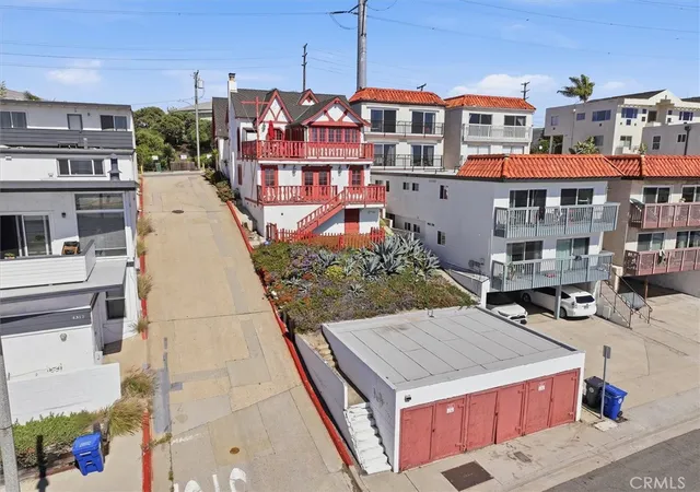 Photo 4 of Single family home for sale at 4308 Crest Dr, Manhattan Beach, CA 90266 | MLS# SB26072442 | Listing updated on 2026-09-19