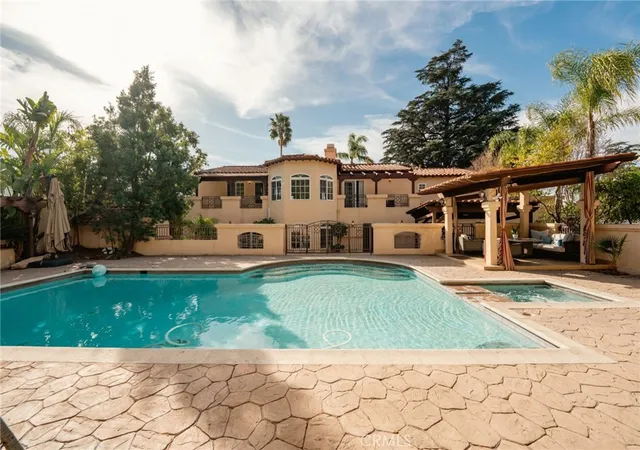 1st image of 828 S Sunset Canyon, Burbank, CA 91501 | MLS# GD26071627