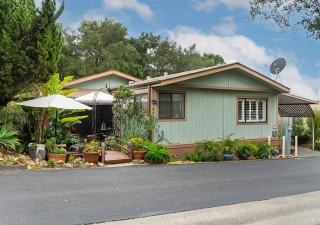 Homes for sale in Fallbrook, CA | 4747 Oak Crest Spc 87 Rd #87, Fallbrook, CA 92028 | MLS# NDP2603239