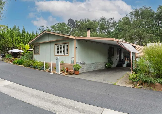 Homes for sale in Fallbrook, CA | 4747 Oak Crest Spc 87 Rd #87, Fallbrook, CA 92028 | MLS# NDP2603239