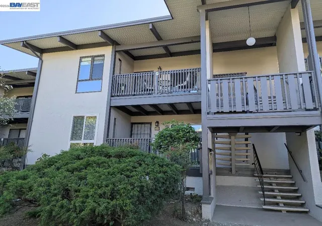 Homes for sale in Castro Valley, CA | 19100 Crest Ave #24, Castro Valley, CA 94546 | MLS# 41129688
