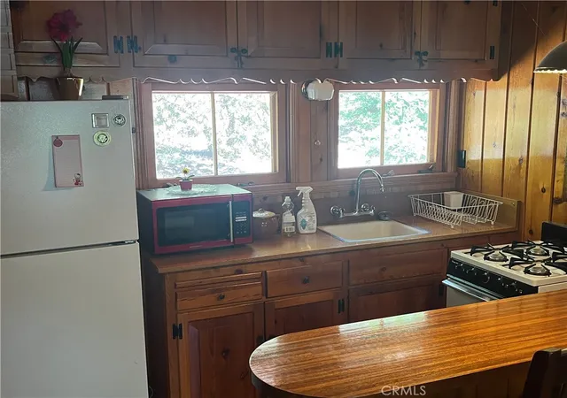 Photo 3 of Single family home for sale at 6020 Lake, Angelus Oaks, CA 92305 | MLS# IG26071999 | Listing updated on 2026-04-05