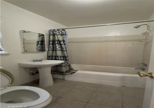 2nd image of 1352 W 60th, Los Angeles, CA 90044 | MLS# SR26072670