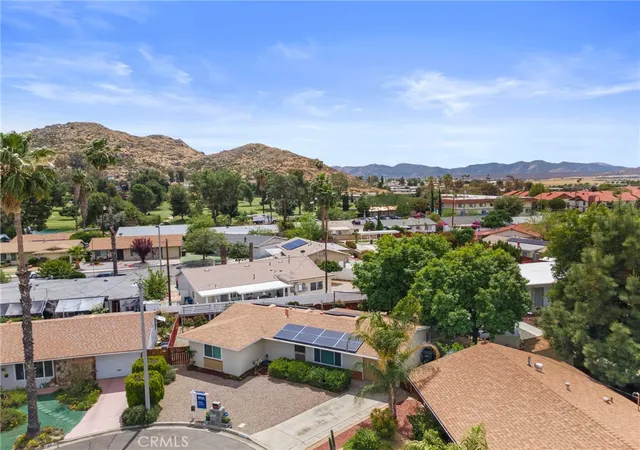 Photo 2 of Single family home for sale at 621 Palmer St, Hemet, CA 92543 | MLS# SW26072765 | Listing updated on 2026-09-27
