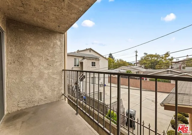 image of 365 Burchett St, Glendale, CA 91203