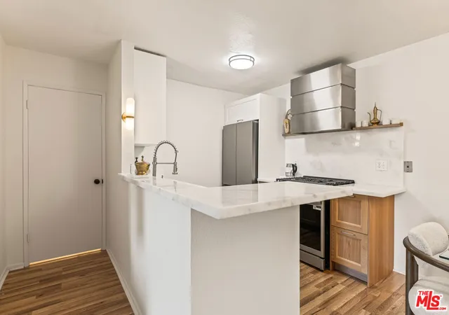 5th image of 365 Burchett St #118, Glendale, CA 91203 | MLS# 26672943