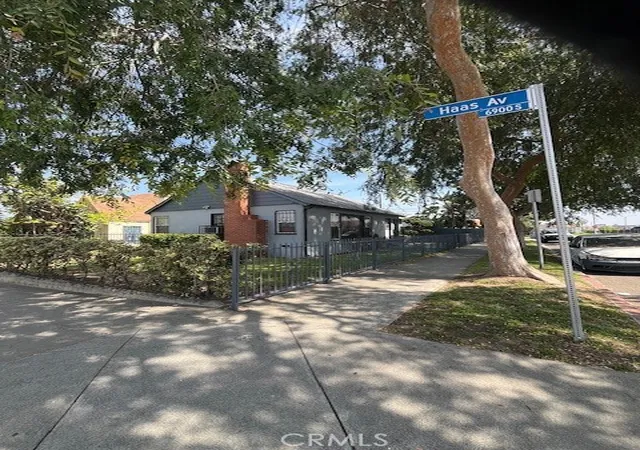 10th image of 2121 W 70th, Los Angeles, CA 90047 | MLS# IN26073030