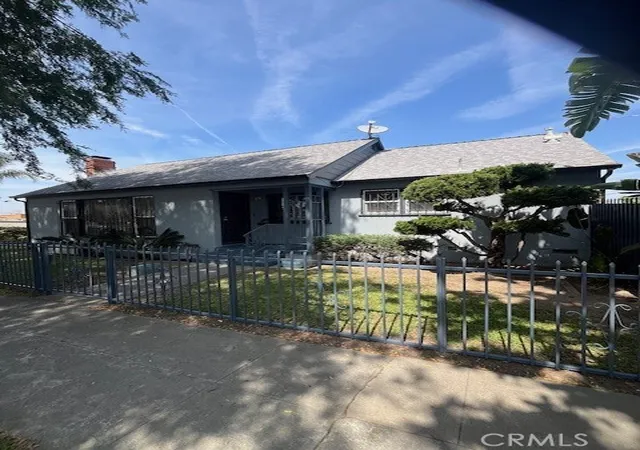 1st image of 2121 W 70th, Los Angeles, CA 90047 | MLS# IN26073030