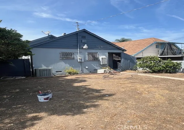3rd image of 2121 W 70Th, Los Angeles, CA 90047 | MLS# IN26073030
