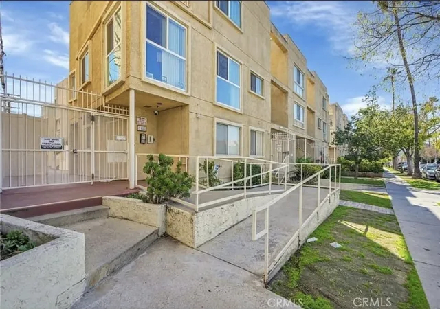 Homes for sale in Glendale, CA | 108 W Maple St #7, Glendale, CA 91204 | MLS# IV26072969